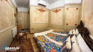 نمای داخلی اتاق کنج هتل سنتی پهلوان رزاز - تهران